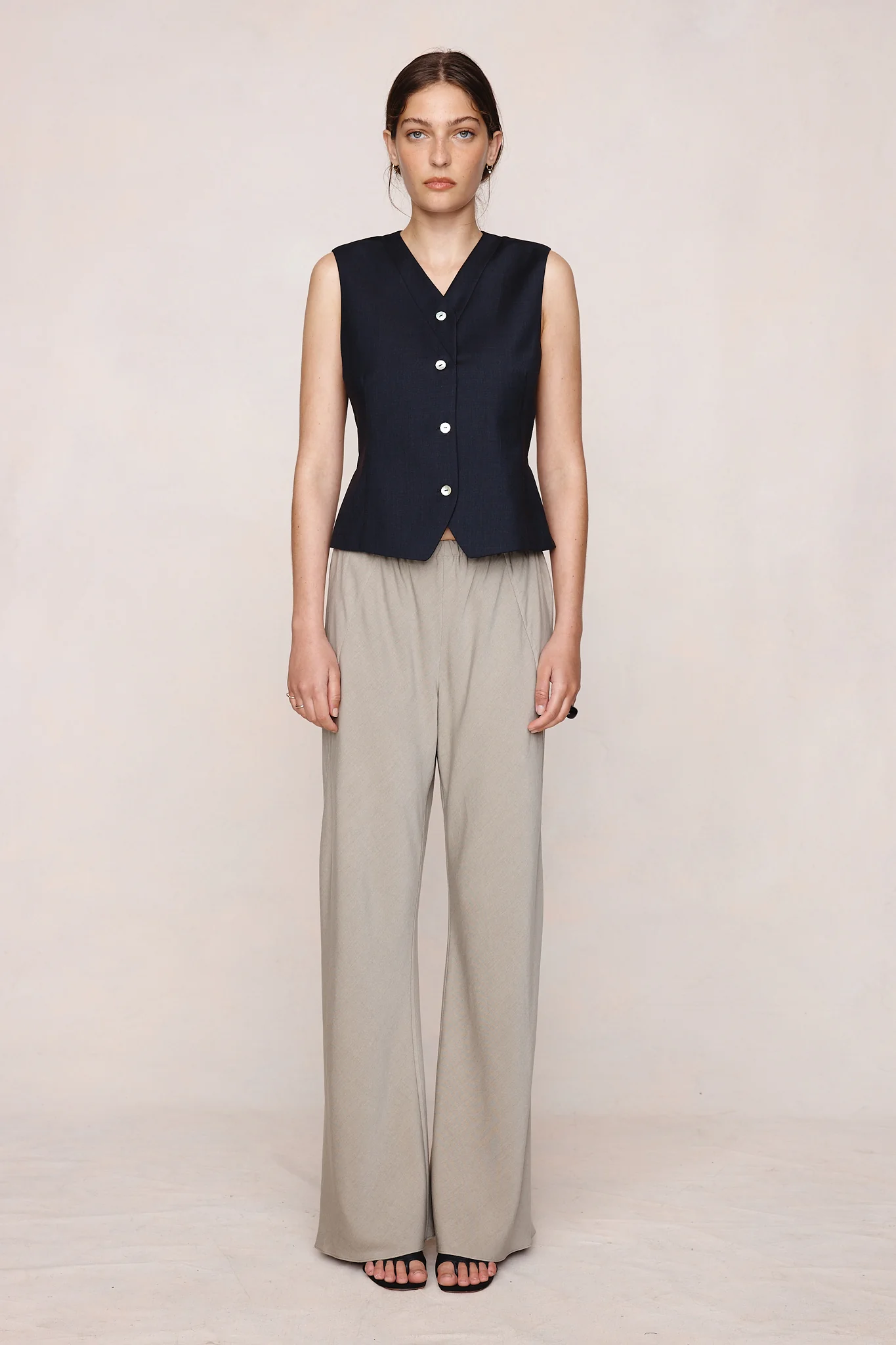 CORRIN VEST - BLACK - Image 2