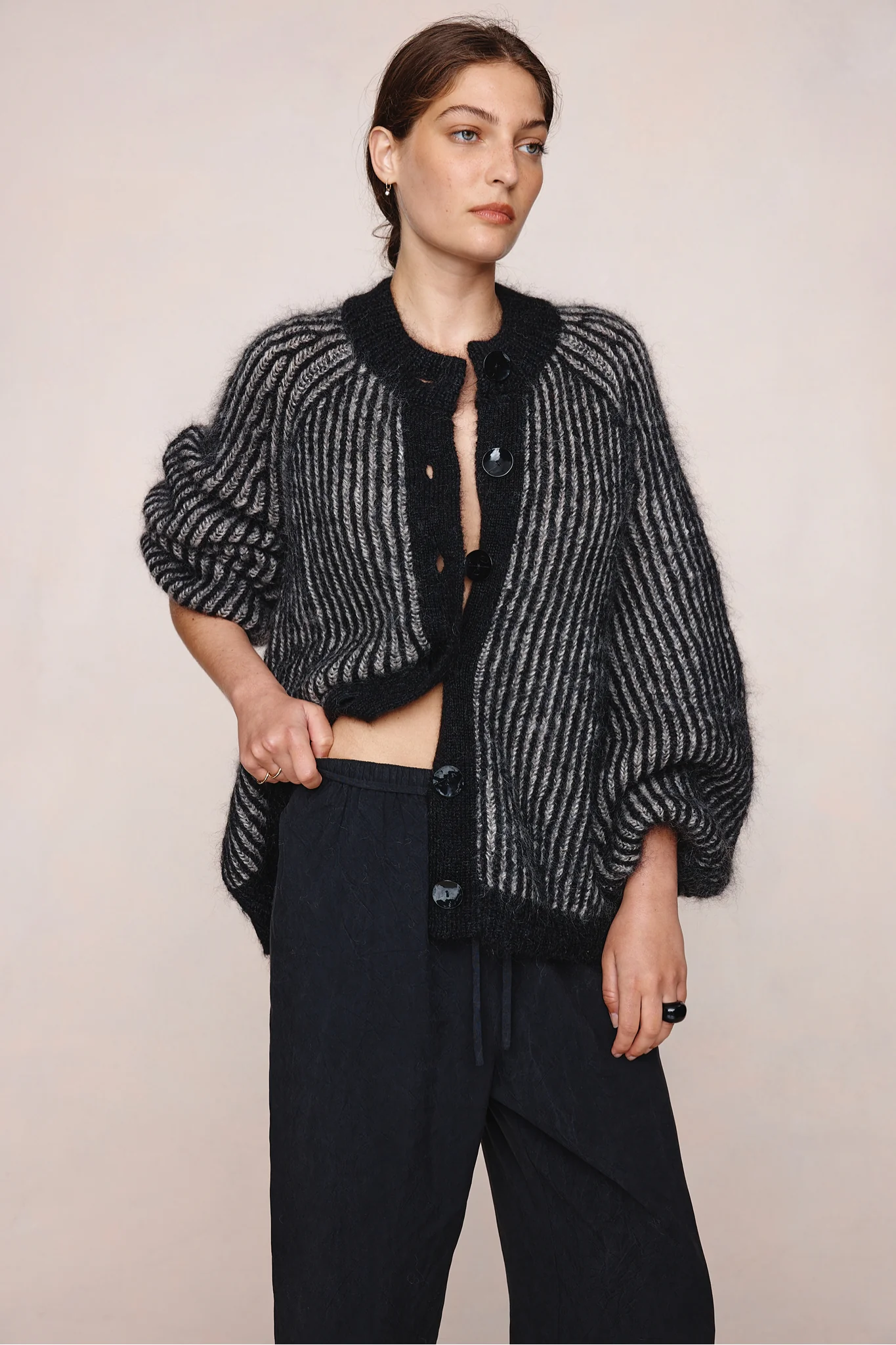 JASPER CARDIGAN - BLACK / GREIGE