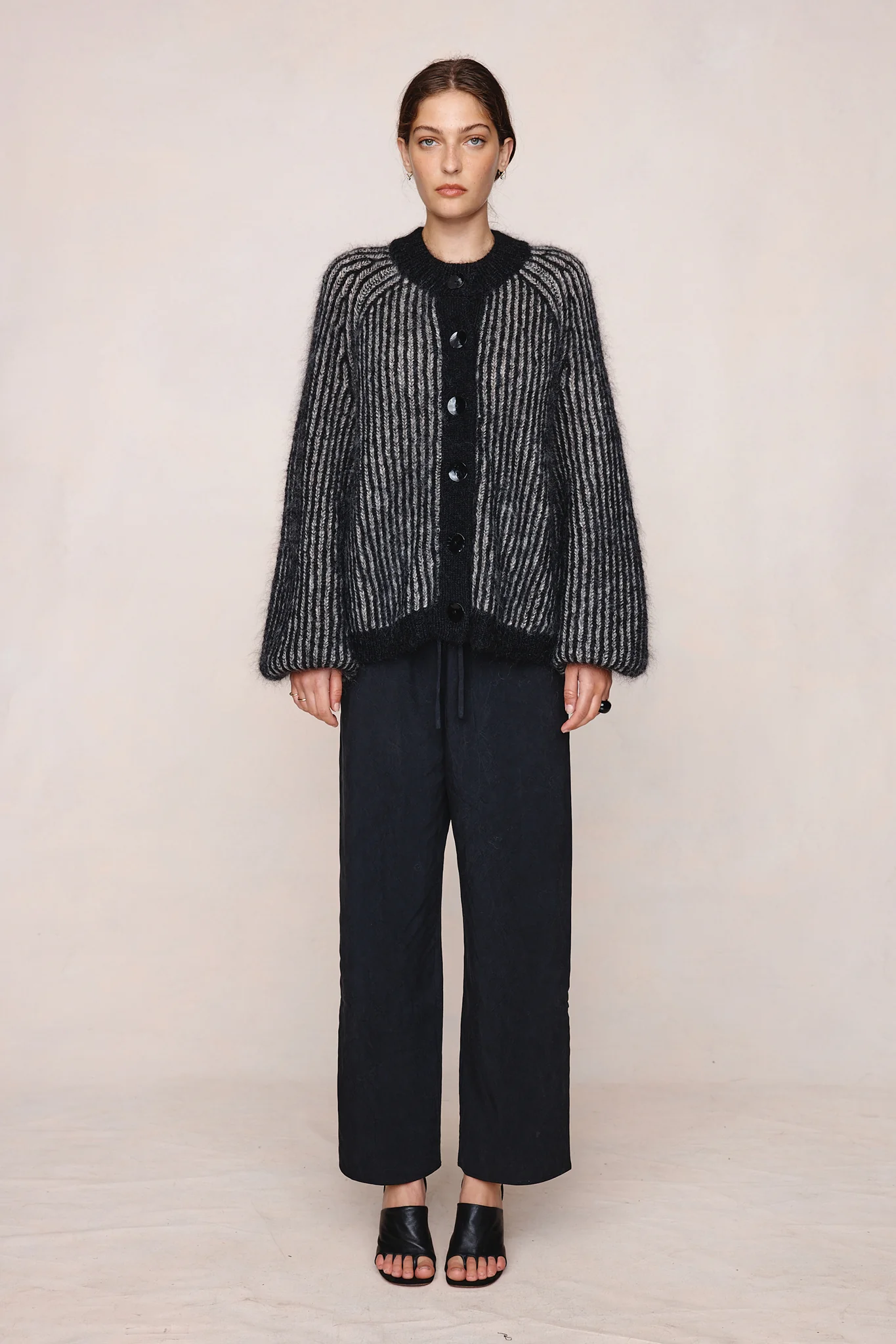 JASPER CARDIGAN - BLACK / GREIGE - Image 2