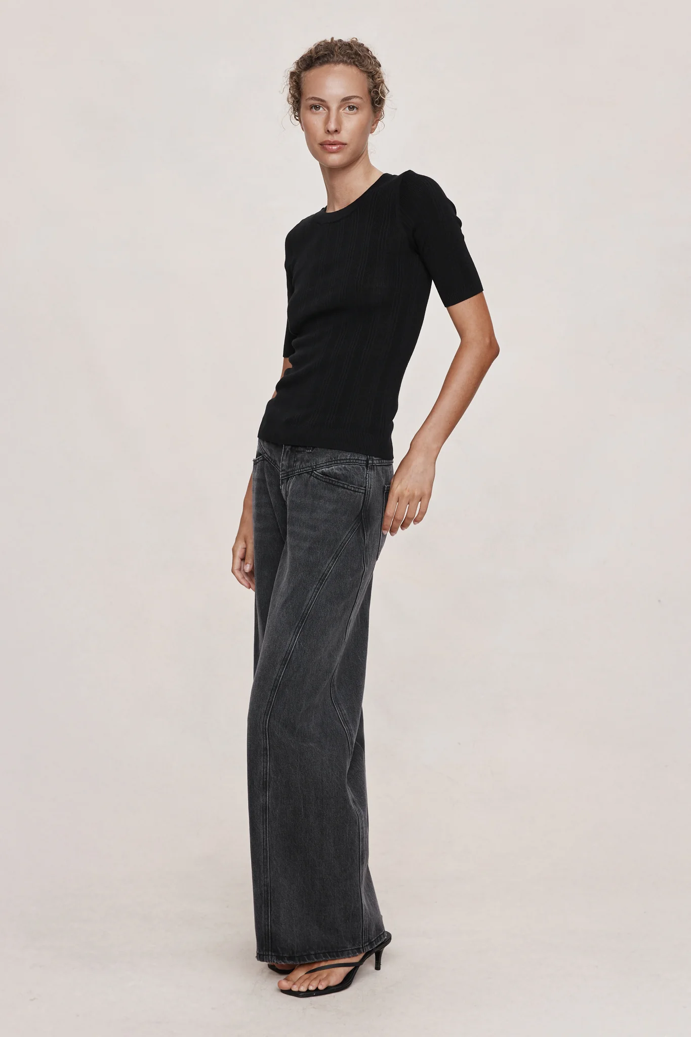 LAYLA TEE - BLACK - Image 3