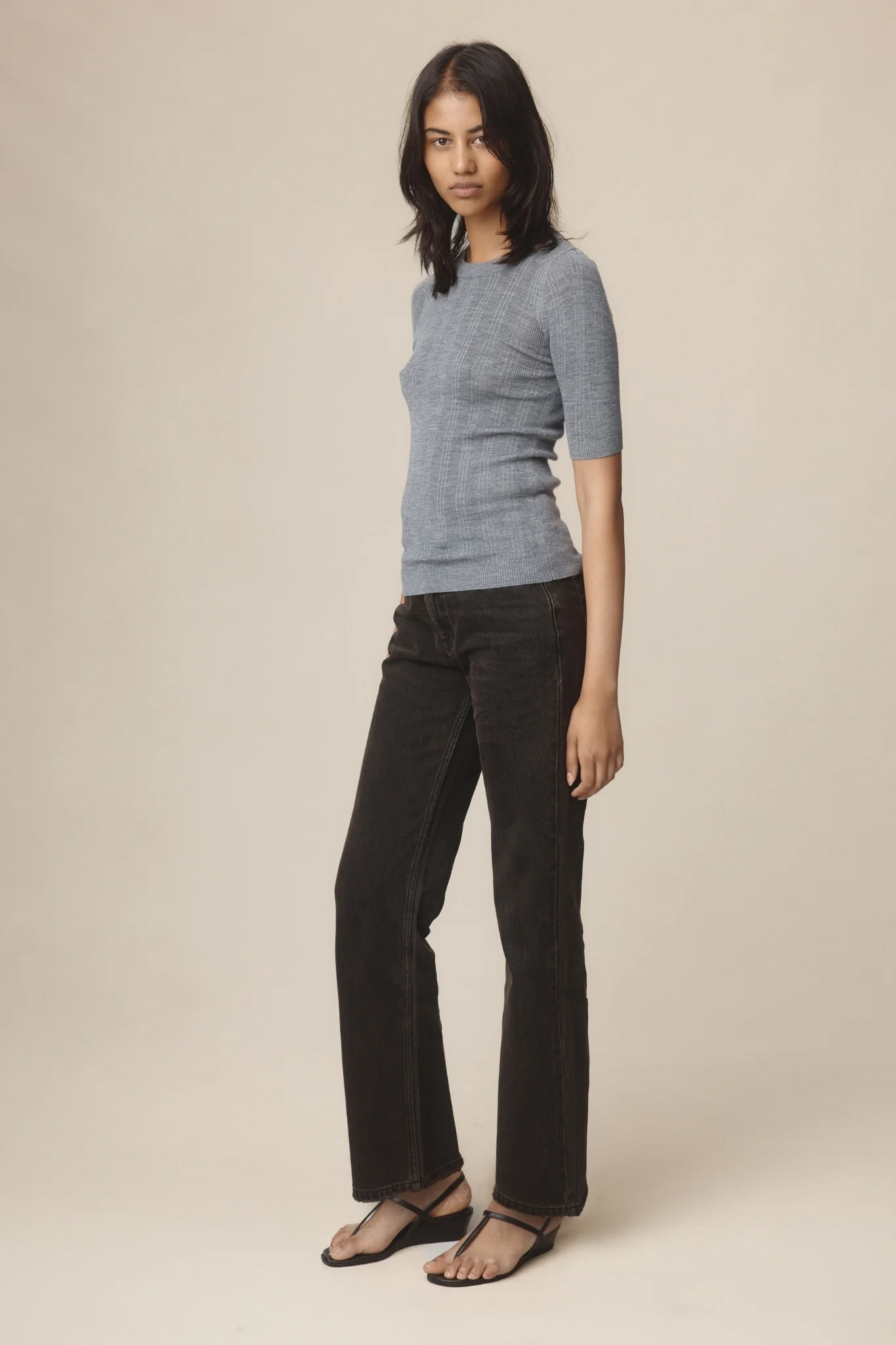 LAYLA TEE - SOFT CHARCOAL - Image 3