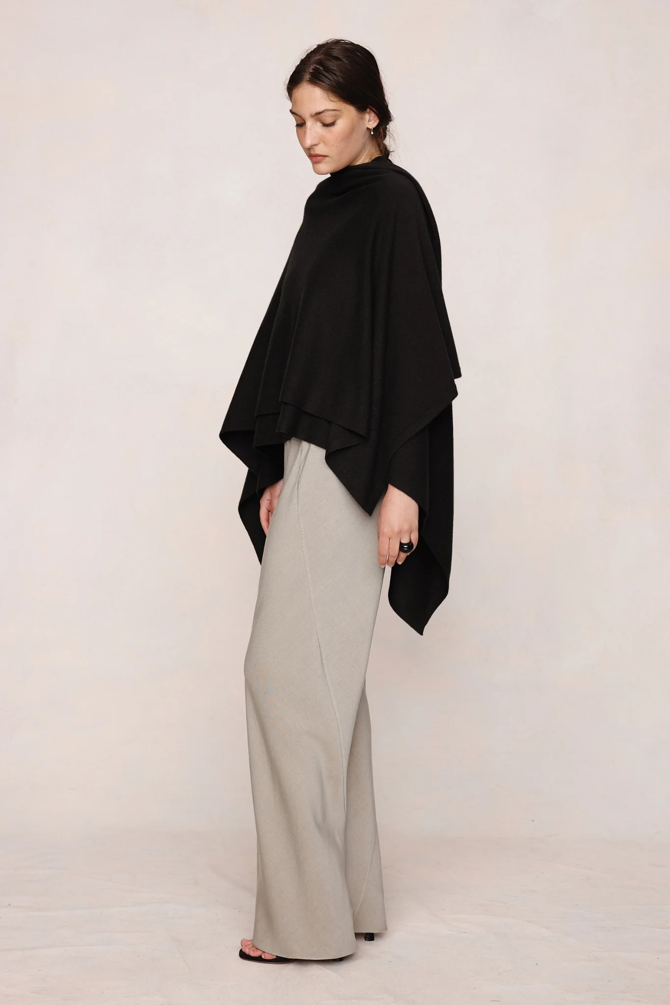 MATILDA PONCHO - BLACK - Image 3