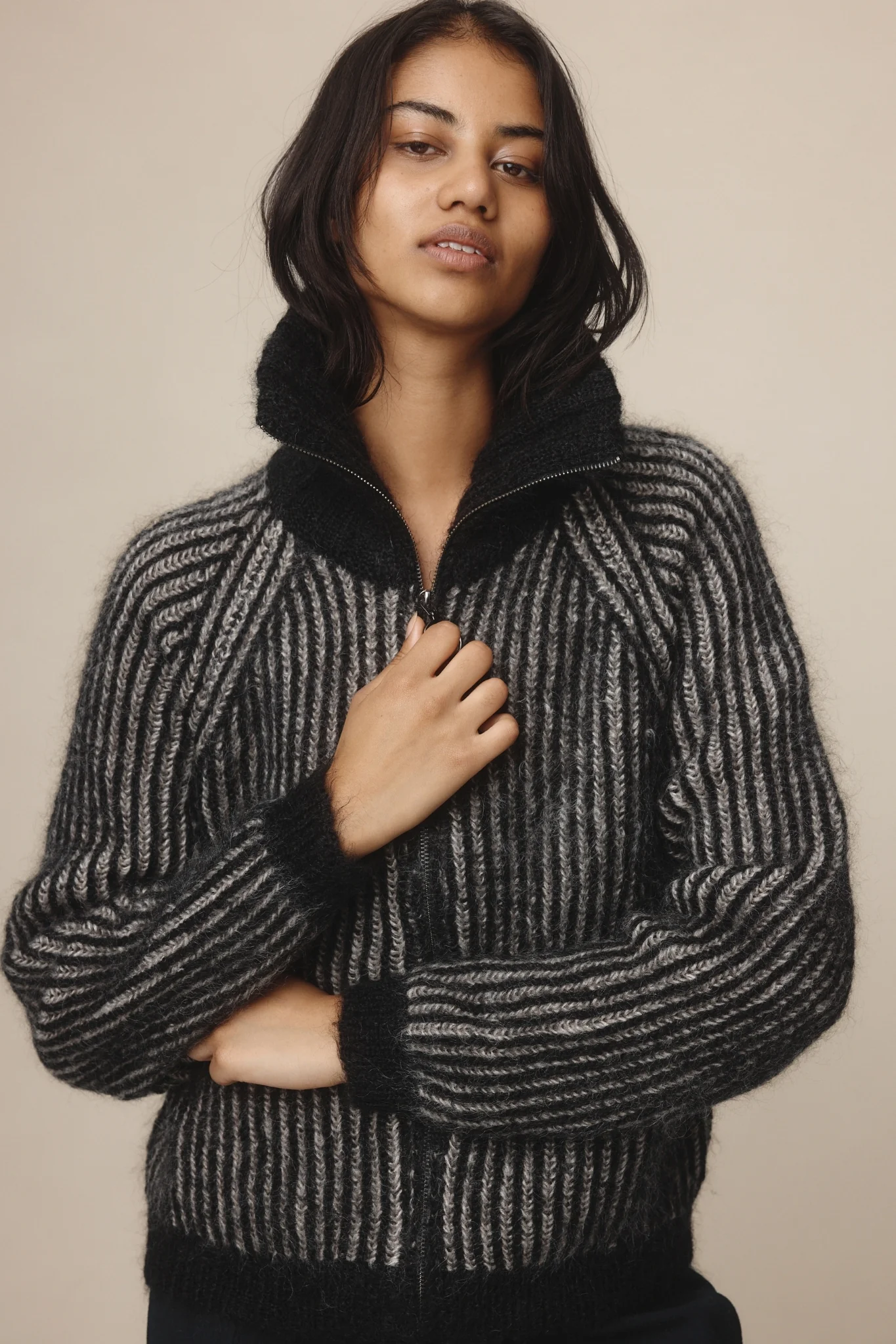 OSCAR ZIP UP - BLACK / GREIGE
