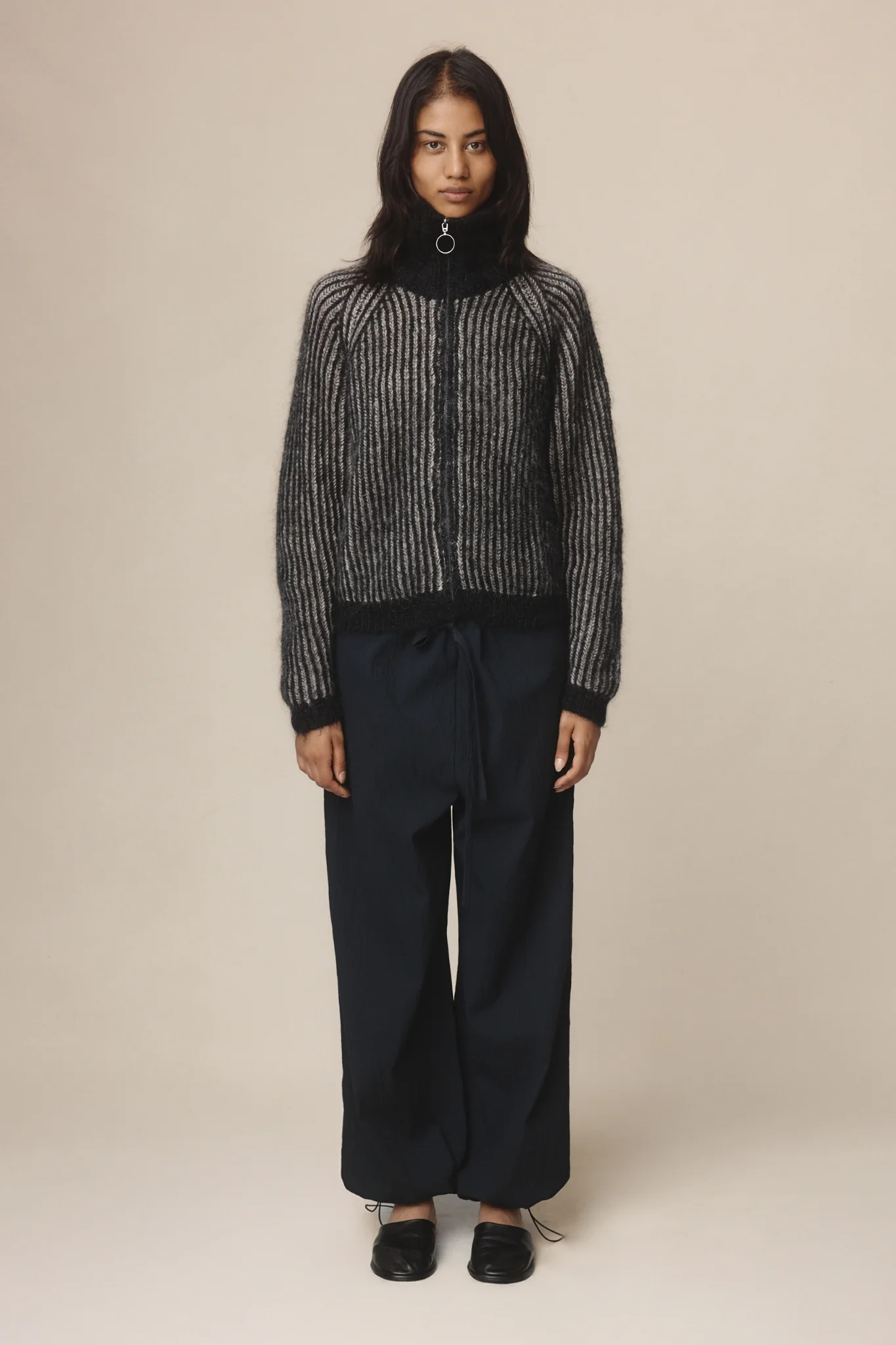 OSCAR ZIP UP - BLACK / GREIGE - Image 2