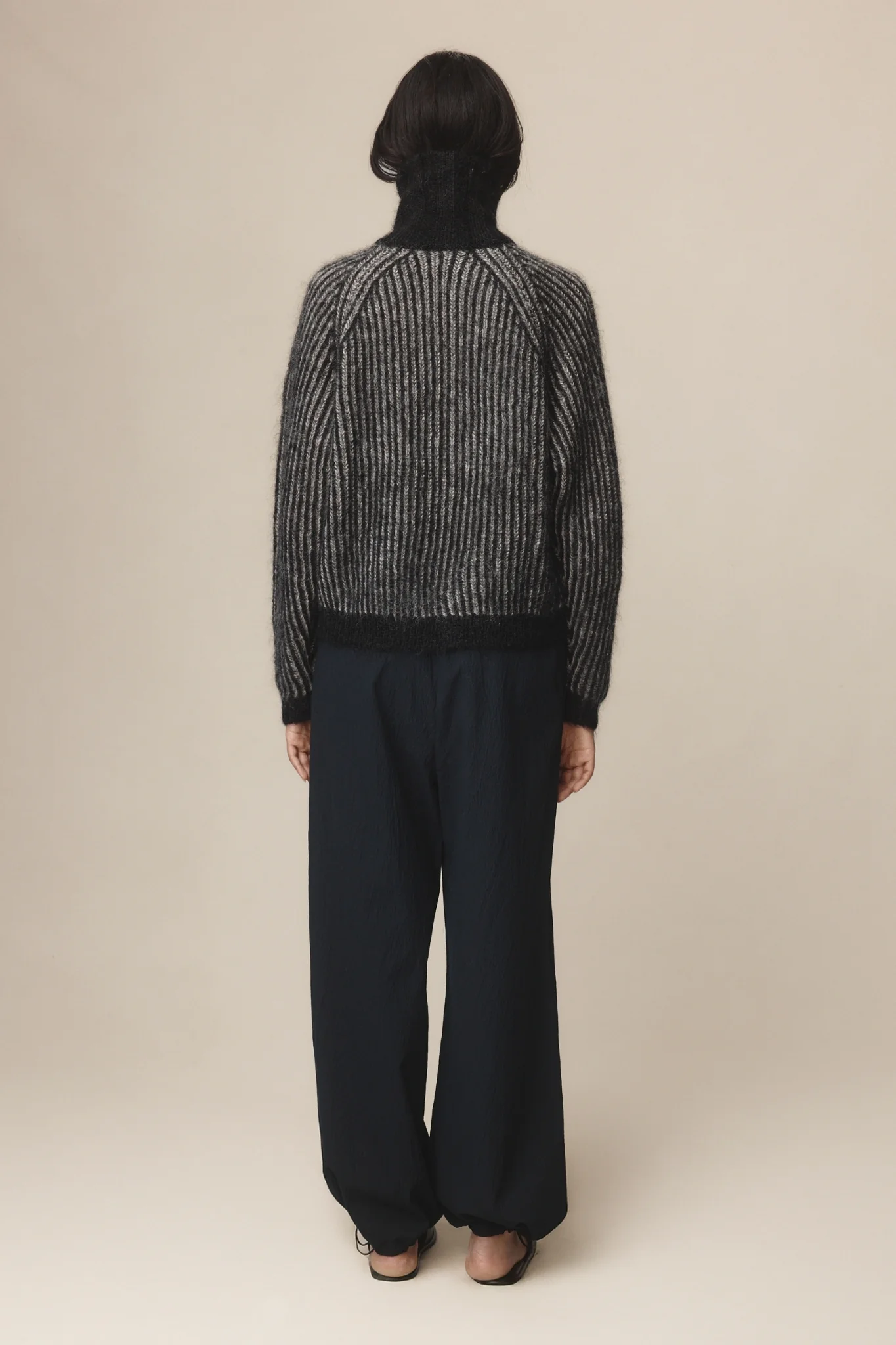 OSCAR ZIP UP - BLACK / GREIGE - Image 4